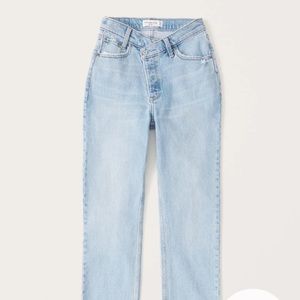 Curve Love High Rise Crossover Dad Jeans Light Wash
